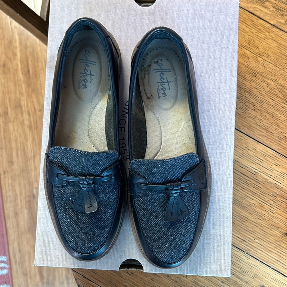 6 1/2 US Clarks Loafer with Tassle